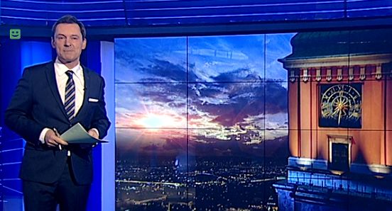 „Wiadomości” TVP1: zegar z Zamku Królewskiego zamiast PKiN w tle prezentera