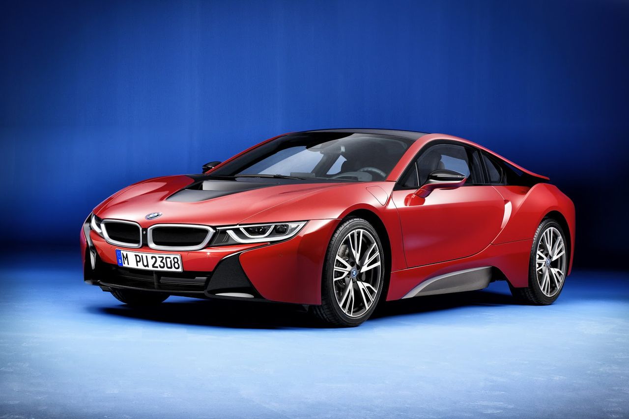 BMW i8 Protonic Red - pierwszy raz w czerwieni