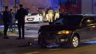 Zielona Góra: Zderzenie na skrzyżowaniu. Hyundai uderzył w kamienicę