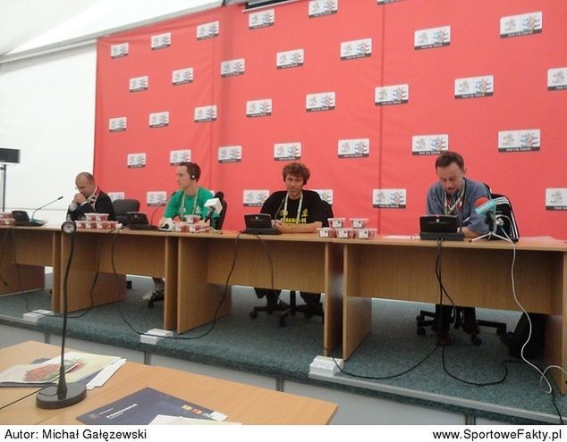 Przedstawiciele kibiców z Hiszpanii i z Irlandii gościli na konferencji prasowej w Gdańsku (fot. Michał Gałęzewski)
