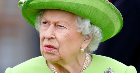 Wyciekło zdjęcie NOWEJ ODTWÓRCZYNI roli królowej Elżbiety w serialu "The Crown". Fani: "O NIE!" (FOTO)