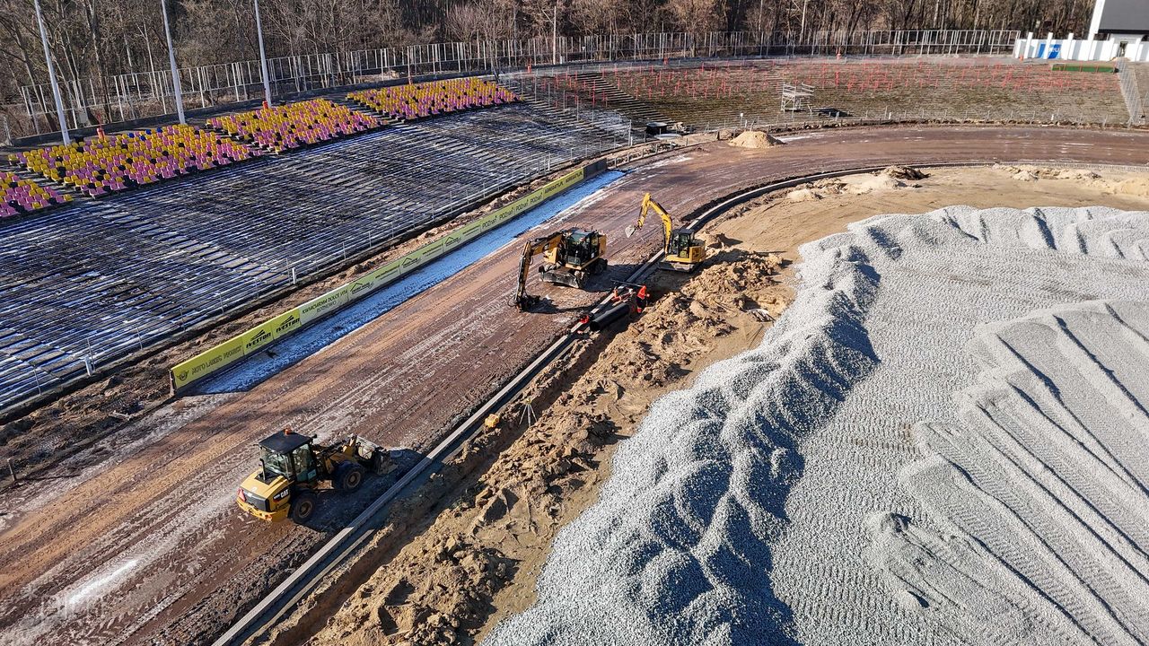 Golęcin rośnie w siłę. Nowa murawa i światła zmienią oblicze stadionu przy Warmińskiej