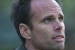 Walton Goggins u boku Jesse'ego Eisenberga