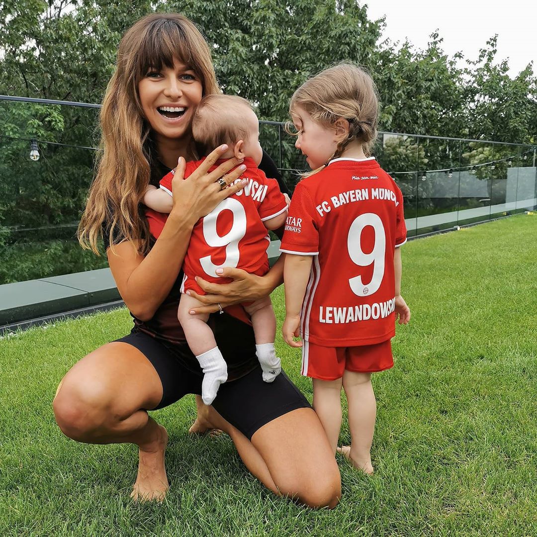Anna Lewandowska tuli się do Klary na nowym zdjęciu
