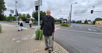 25-latka wjechała na czerwonym świetle w samochód 89-latka w Poznaniu. Policja wyjaśniała sprawę przez miesiąc. "Ktoś chce mnie oszukać"