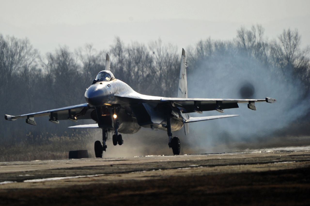 Rosjanie poderwali myśliwce. Samoloty eskortowały amerykański bombowiec B-52H