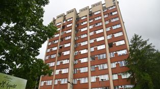 Budynek z tłuczonych sedesów? Warszawa skrywa architektoniczny unikat. Nietypowy blok PRL na Mokotowie
