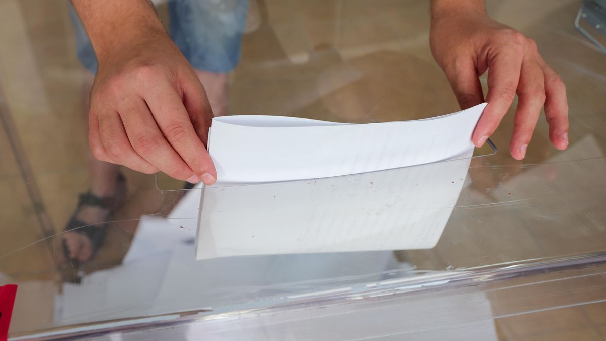 g�osowanie
Warszawa, 09.06.2024. Wybory do Parlamentu Europejskiego 2024. G�osowanie w lokalu Obwodowej Komisji Wyborczej nr 377 w Warszawie, 9 bm. Do zako�czenia g�osowania trwa cisza wyborcza. (szp/dw) PAP/Szymon Pulcyn
Szymon Pulcyn
eurowybory, g�osowanie, g�osu, g�osy, lider, lokal wyborczy, oddanie, parlamentu europejskiego, polityk, polityka, urna, w warszawie, wiosna, wyborcza, wybory