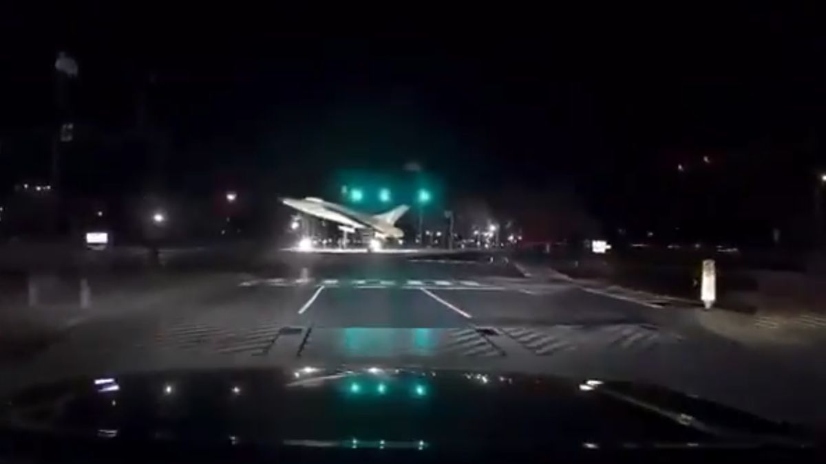 Jechali samochodem. Kamerka zarejestrowała moment katastrofy.