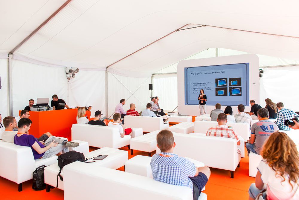 Testowanie aplikacji mobilnych na tablety ING Bank Mobile HD Lotniko Nowe Miasto nad Pilica  Fot. Teodor Klepczynski / www.klepczynski.com