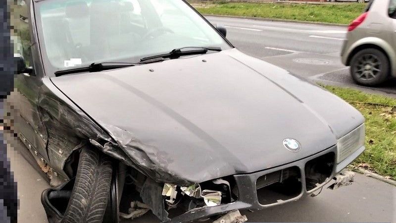 Wrocław. Kierowca BMW uszkodził osiem zaparkowanych samochodów. Był pod wpływem alkoholu
