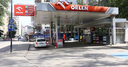Rząd jednak dobierze się do nadzwyczajnych zysków Orlenu? "Trwają prace"