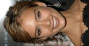 Jessica Alba odpycha kolegów z planu