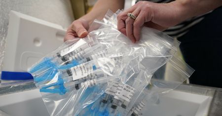 Mobilne punkty szczepień wrócą do pracy. Michał Dworczyk zdradza kiedy