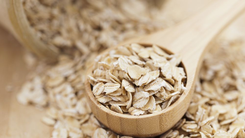 Płatki owsiane niewzbogacone przygotowane z wodą i dodatkiem soli (zwykłe/błyskawiczne/instant)