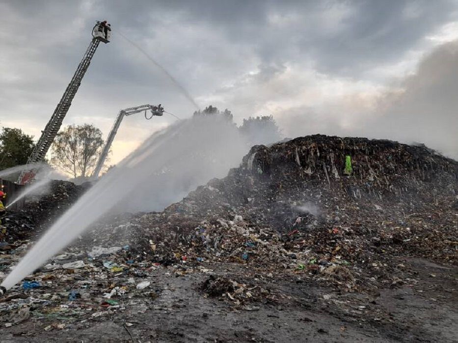 Ruda Śląska. Duży pożar na składowisku odpadów 