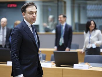 Luka VAT-owska rozpaliła kampanijne emocje. Ministerstwo odpiera zarzuty