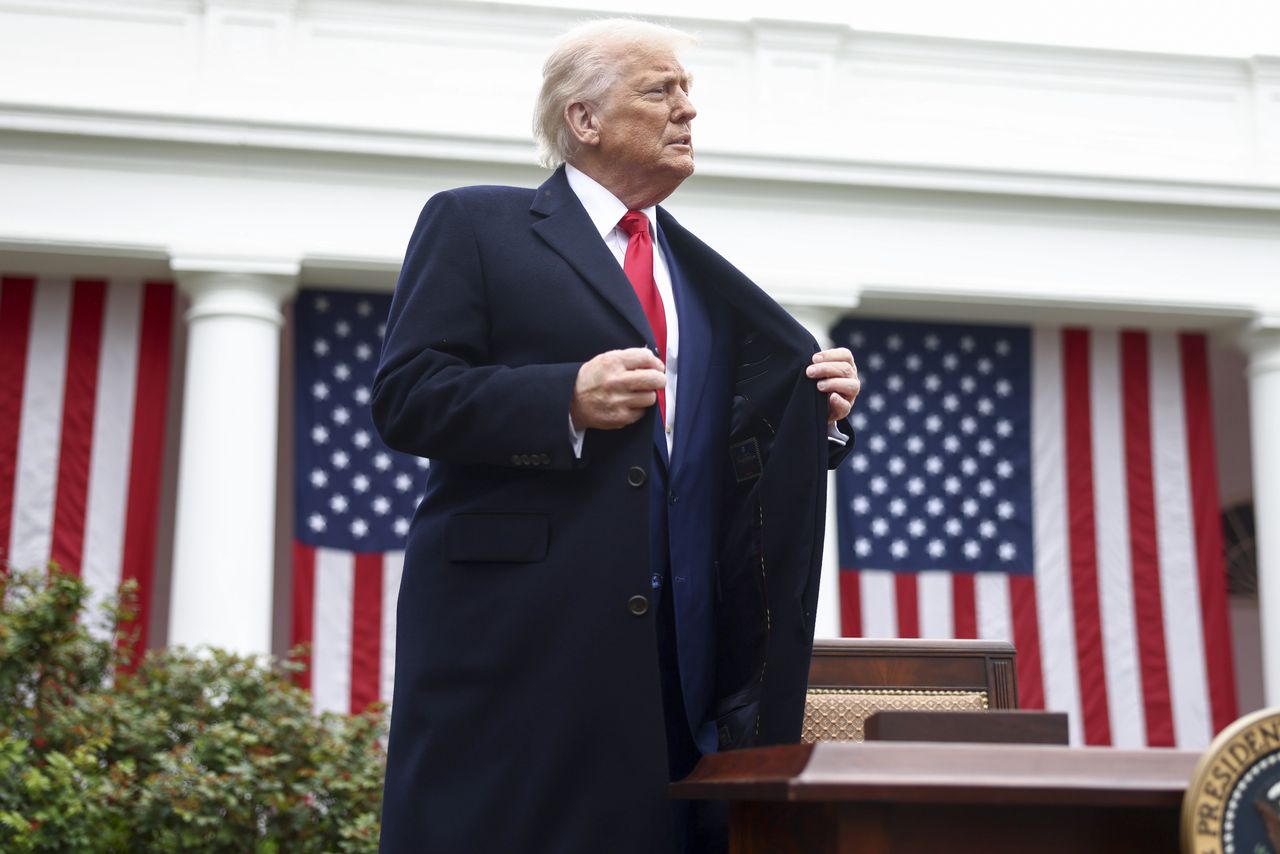 Trump uderzył cłami, ale Rosję pominął. W co gra? "Daje Putinowi nadzieję"