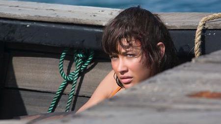 Komuniści atakują Olgę Kurylenko