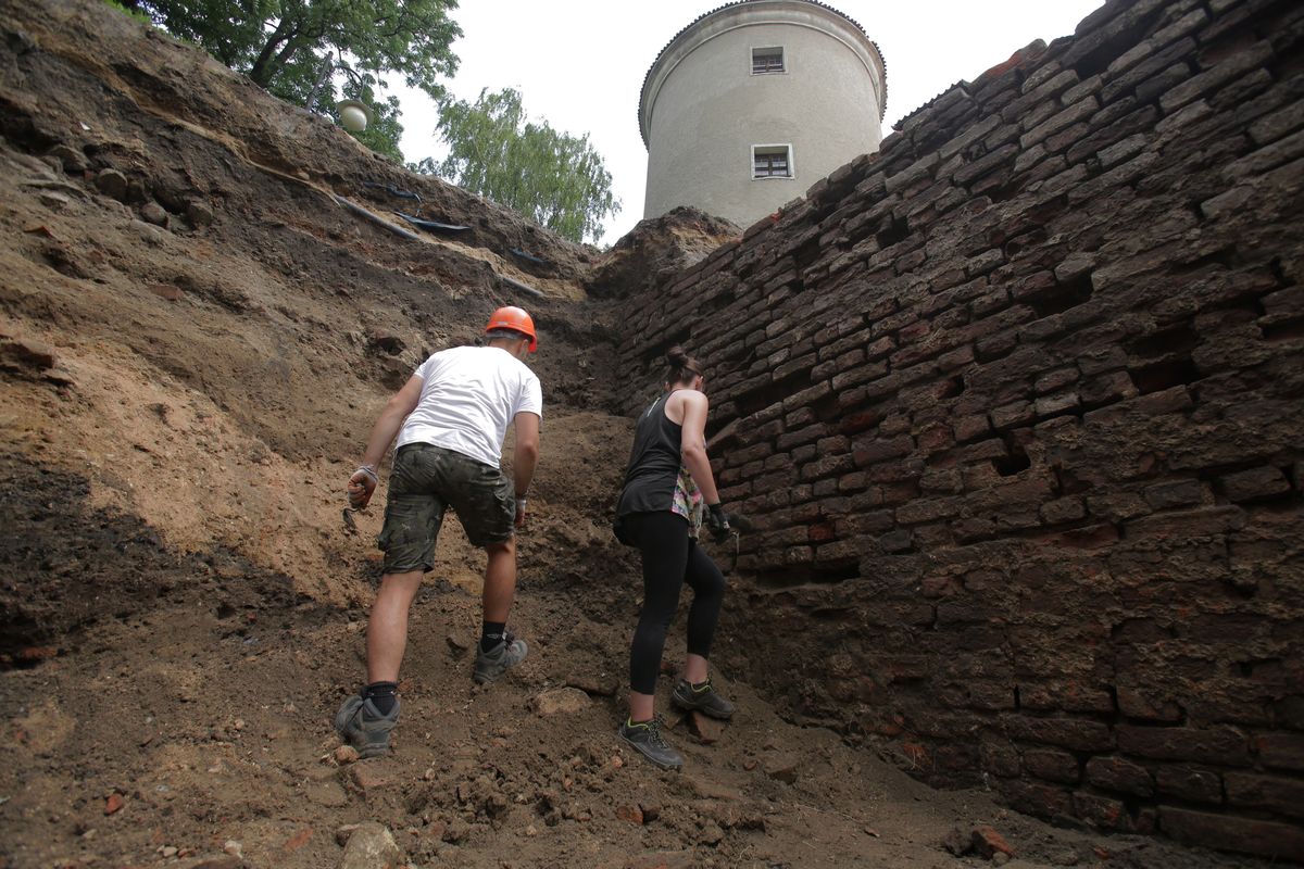 Archeolodzy zakończyli prace w Pasłęku. Co mają do powiedzenia o Bursztynowej Komnacie?