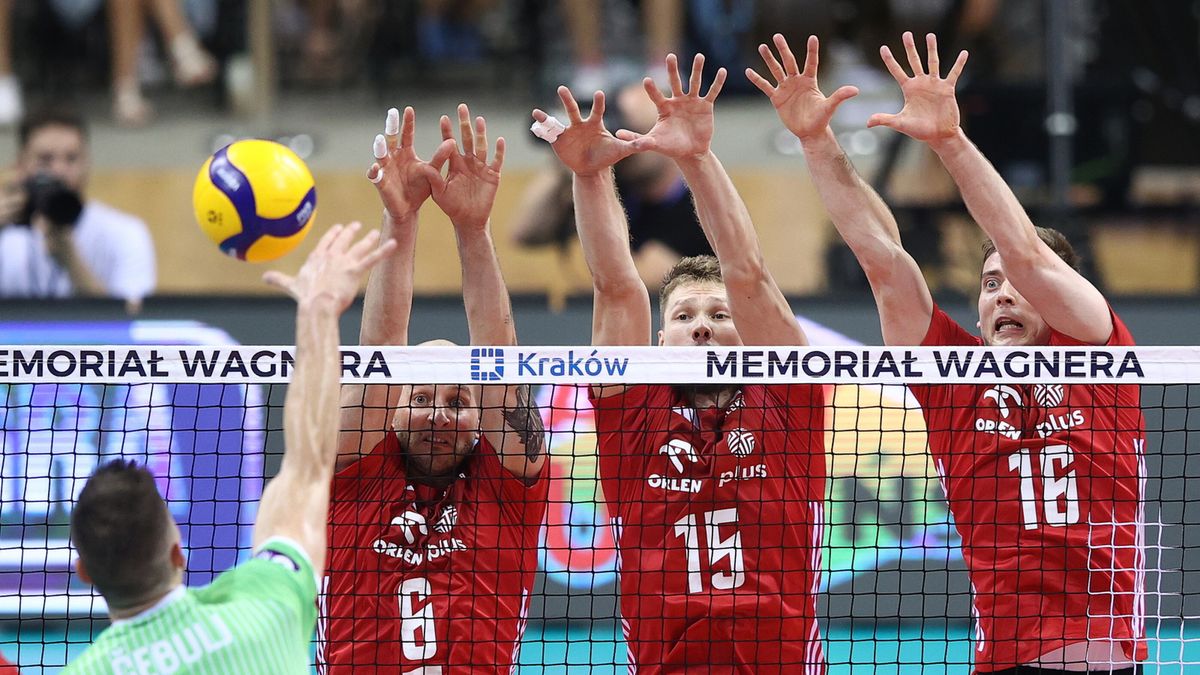PAP / Łukasz Gągulski / Na zdjęciu: siatkarze reprezentacji Polski - Bartosz Kurek, Jakub Kochanowski, Kamil Semeniuk
