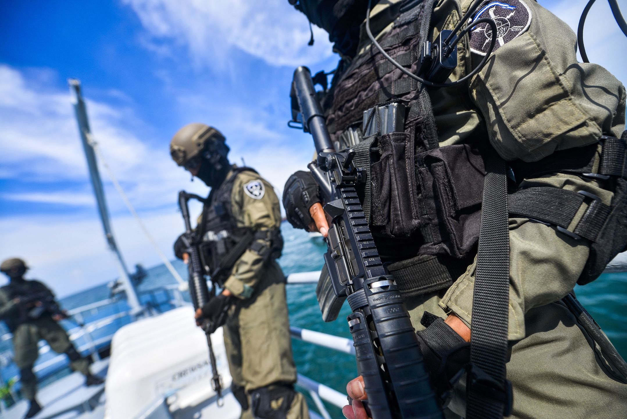 Special Forces soldiers guard a ship in an infiltration
ACAJUTLA, SONSONATE, EL SALVADOR - 2021/06/29: Special Forces soldiers guard a ship in an infiltration drill.
Members of El Salvador's Anti Terrorism Specialized Command, part of the army's special forces train as part of an operation aimed at hitting drug trafficking. El Salvador is part of the drug trafficking route that seeks to reach the United States. Between 2015 and 2018 some 37.3 tons of cocaine were confiscated. (Photo by Camilo Freedman/SOPA Images/LightRocket via Getty Images)
SOPA Images
anti terrorism specialized command, infiltration drill, military drill, soldier, soldiers, train