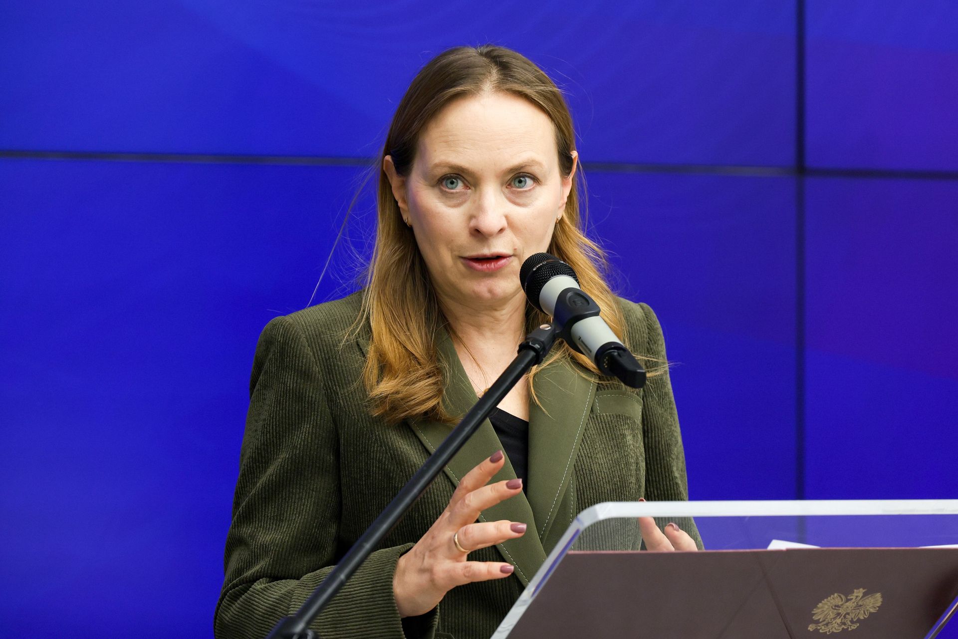 "Usuwamy podatki od samochodów spalinowych". Minister o decyzji rządu