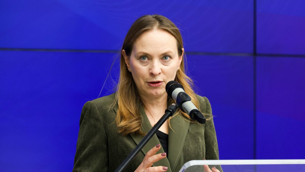 Warszawa, 26.09.2025. Minister funduszy i polityki regionalnej Katarzyna Pełczyńska-Nałęcz na konferencji prasowej ?Rewizja Krajowego Planu Odbudowy?, 26 bm. w siedzibie resortu w Warszawie. (aldg) PAP/Paweł Supernak