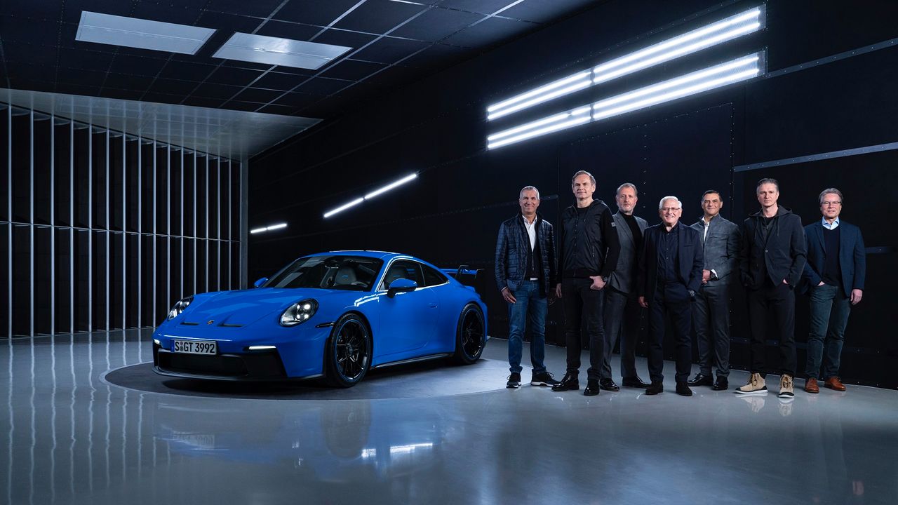Zarząd Porsche AG wraz z nowym Porsche 911 GT3