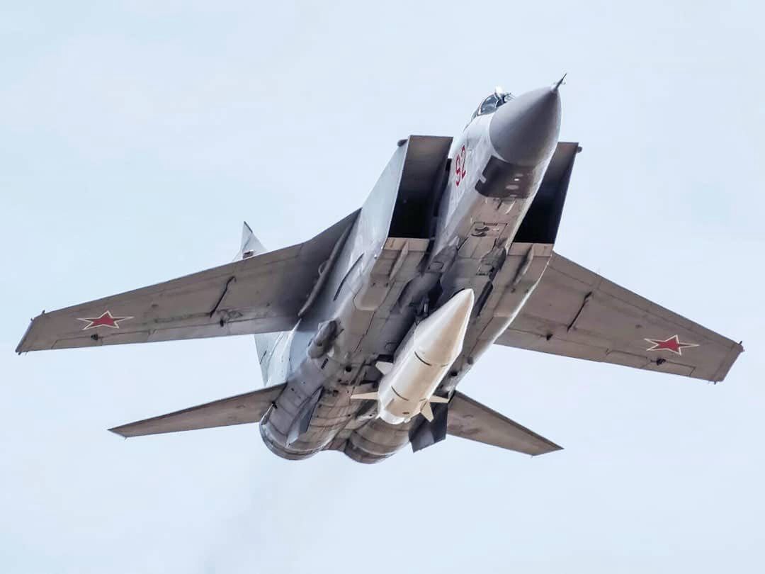 MiG-31K with the Kh-47M2 Kinzhal missile