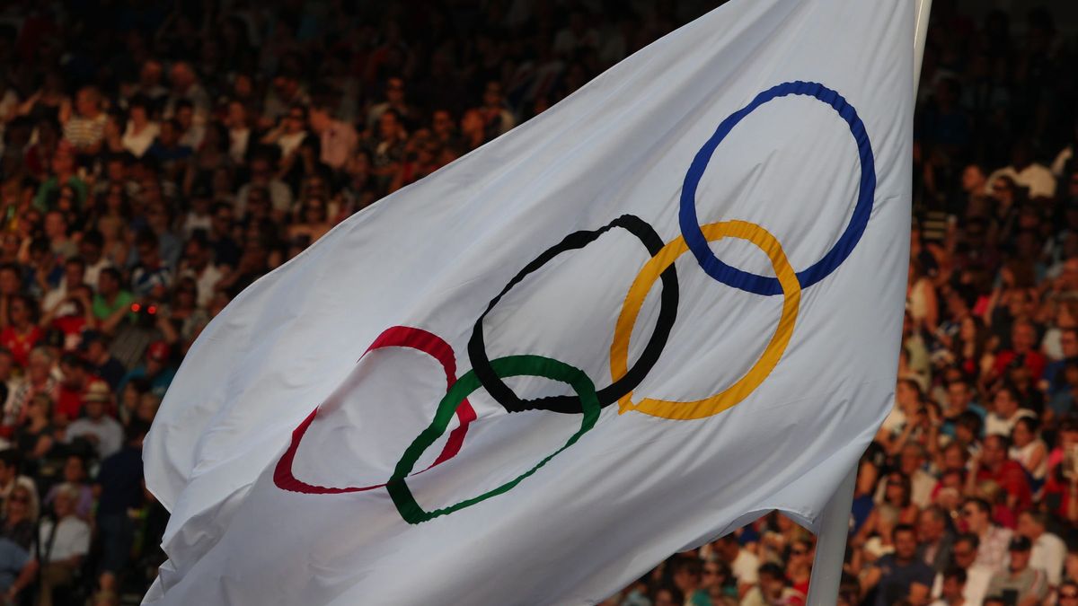Zdjęcie okładkowe artykułu: Getty Images / Tim Clayton - Corbis / Na zdjęciu: olimpijska flaga