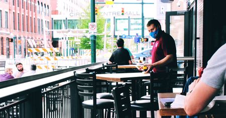 Luzowanie obostrzeń. Od 26 czerwca spore zmiany. Będą obowiązywać do końca wakacji