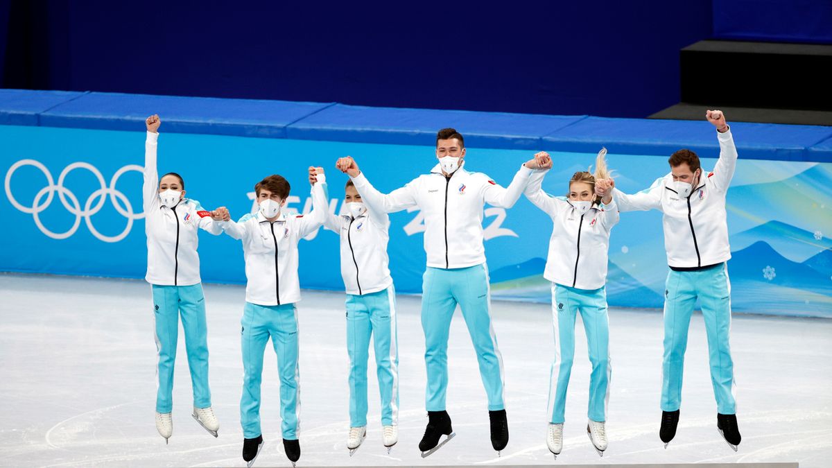 Zdjęcie okładkowe artykułu: PAP/EPA / HOW HWEE YOUNG / Na zdjęciu: złoci medaliści z Rosyjskiego Komitetu Olimpijskiego w łyżwiarstwie figurowym