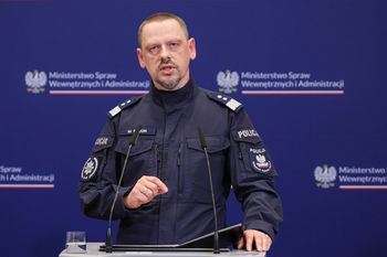 Luksusowe zegarki komendanta i niejasności w rejestrze