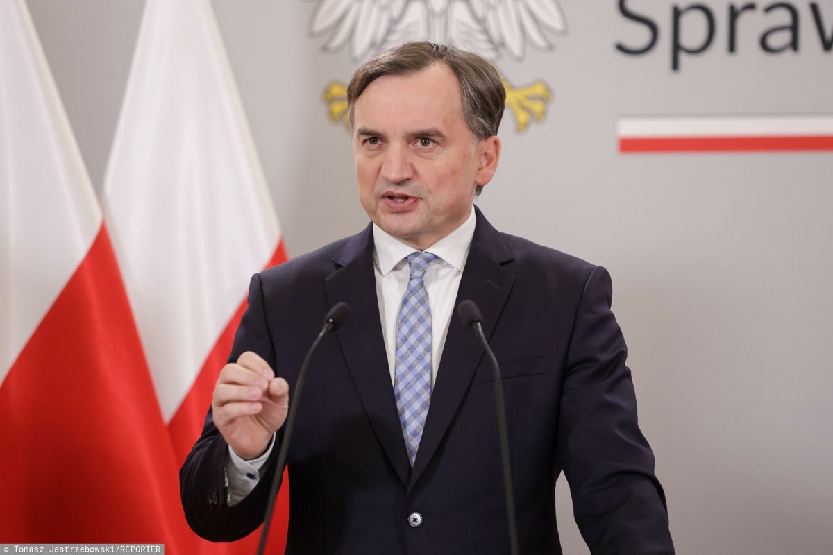 ministerstwo sprawiedliwości, zbigniew ziobro, donald tusk, nowy rząd Oni mają sprzątać po Ziobrze. Krążą nazwiska