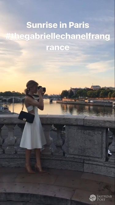 Kasia Tusk zwiedza Paryż w lekkiej, białej sukni
