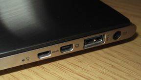 HDMI, Display Port, USB 3.0 i gniazdo do zasilania.