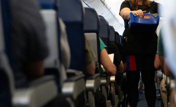 Stewardesa pozwała linię lotniczą. Bała się poważnej choroby