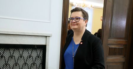 Ministerialna limuzyna na zakazie. Stała kilka minut przy optyku