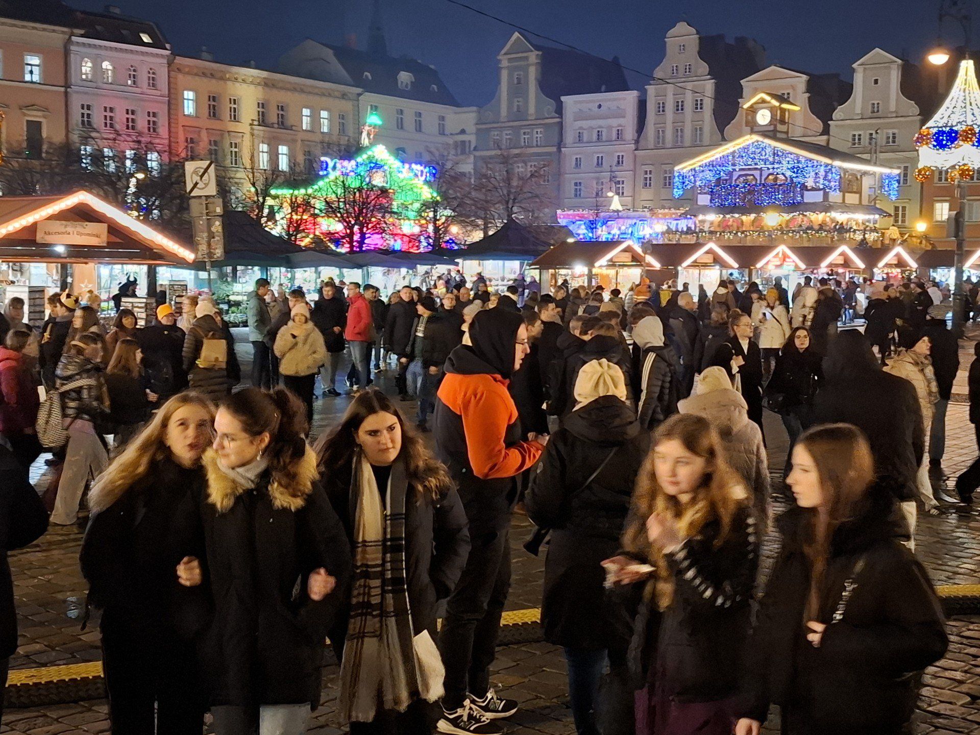 Oficjalne rozświetlenie choinki na wrocławskim Jarmarku Bożonarodzeniowym