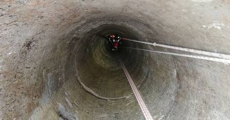 Chłopiec wpadł do 12-metrowej studni w Annopolu. Uratował go strażak-ochotnik