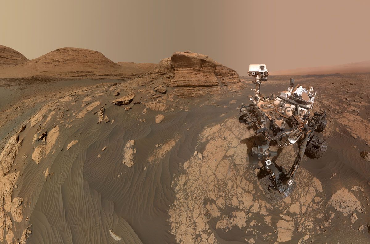 Łazik Curiosity zrobił ogromne selfie podczas swojej wycieczki po Marsie 2