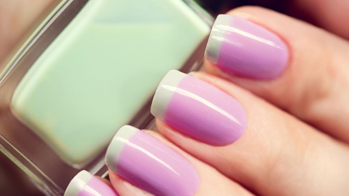 Lakiery do paznokci zawierają nitrocelulozę, która jest uważana za substancję toksyczną