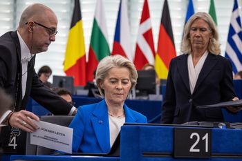 "Komercyjna kapitulacja Europy". Krytykują von der Leyen