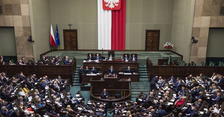 Szał poselskich zakupów. Jak politycy tłumaczą wydatki?
