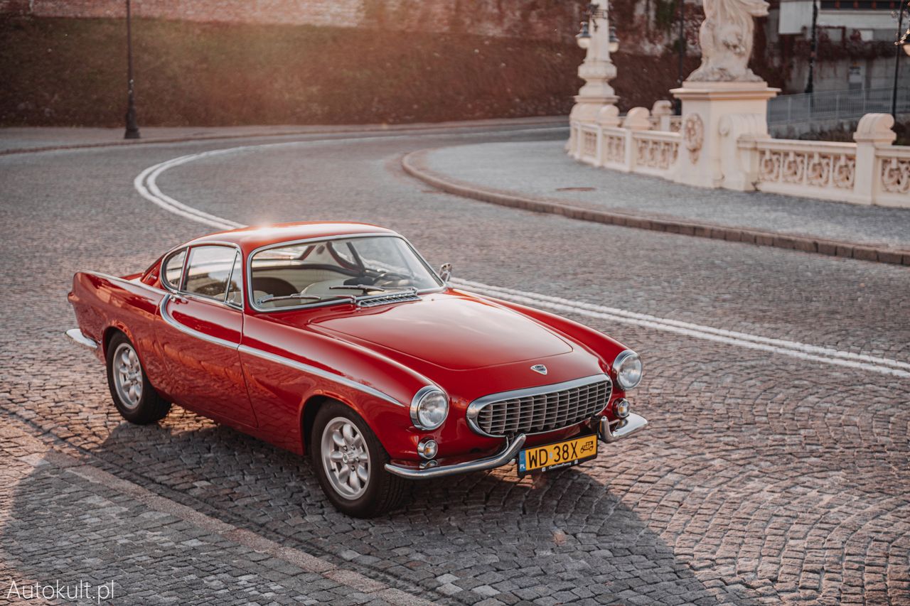 Volvo P1800