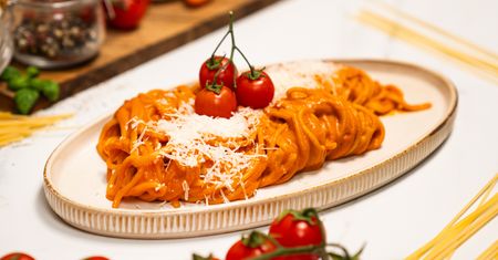 Sos do spaghetti robię w piekarniku. Po takim obiedzie talerze są idealnie czyste