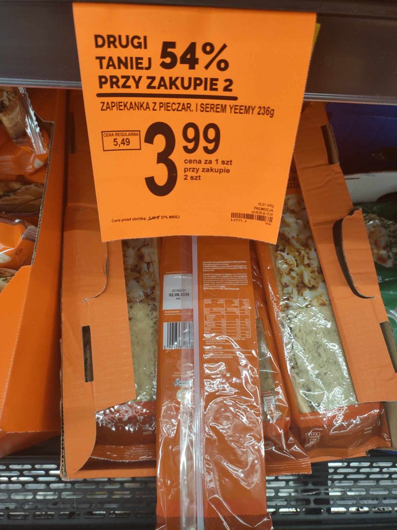 Zapiekanki tydzień po terminie w ofercie Biedronki