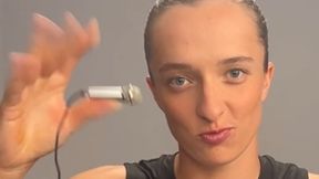 Iga ogłosiła powrót i... rzuciła mikrofonem. Kibice w zachwycie