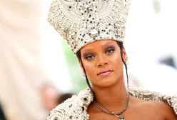 Najbardziej obrazoburczy strój Met Gali? Rihanna jak papież